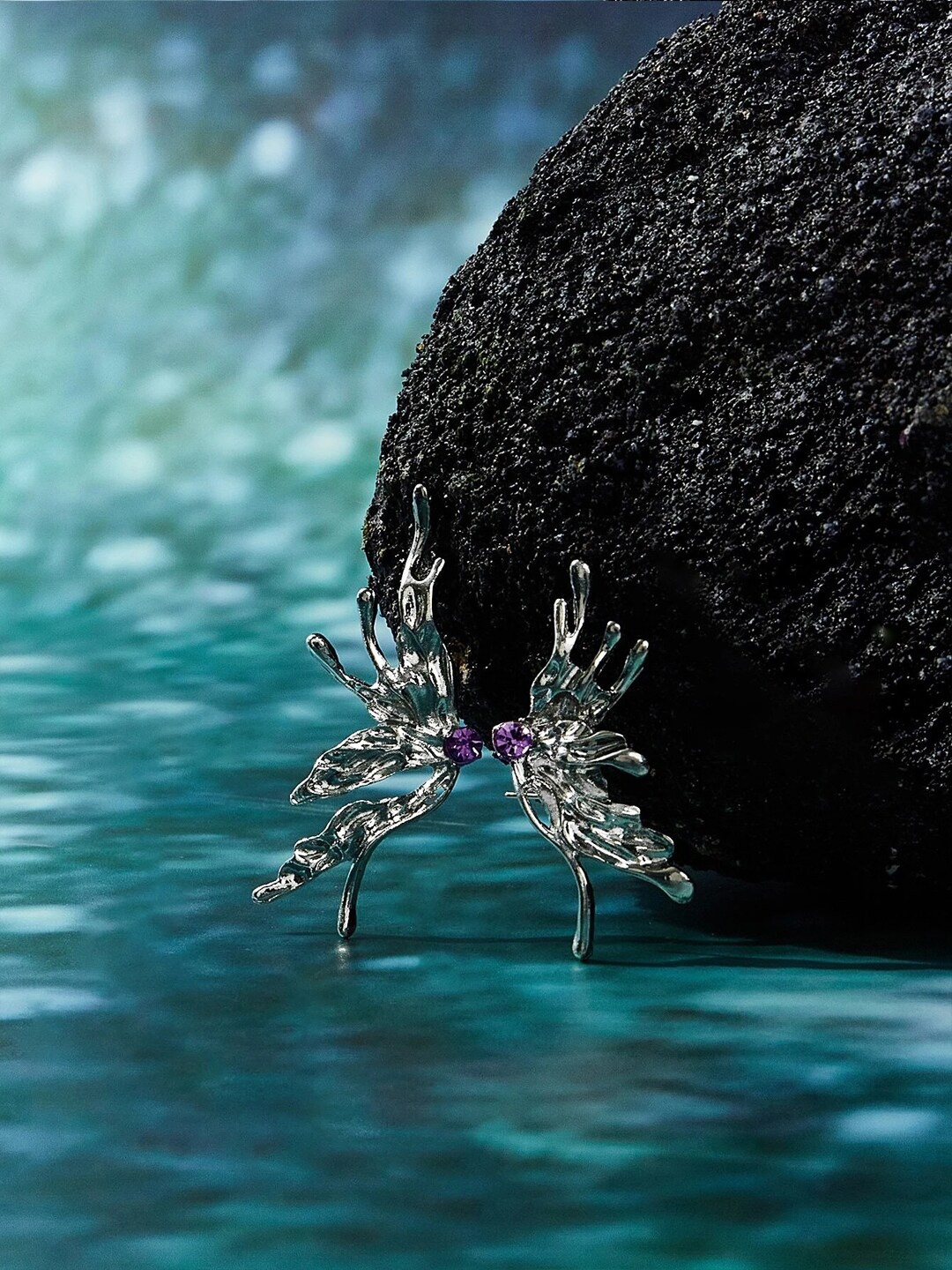 

VAGHBHATT Silver-Plated Classic Studs Earrings