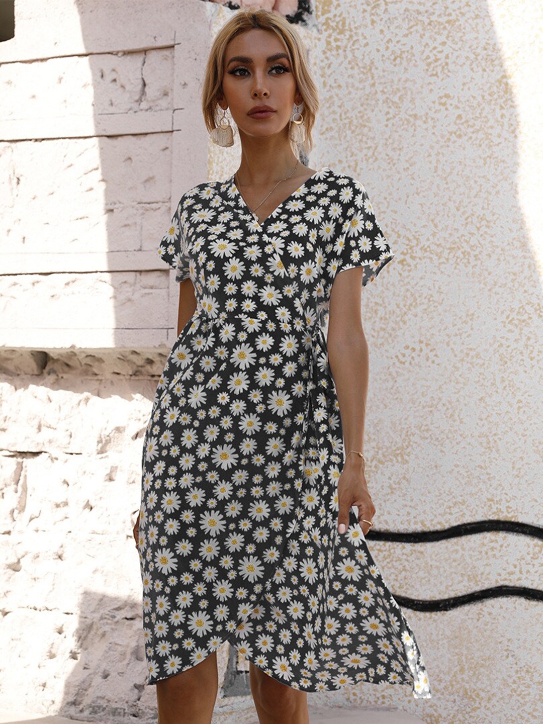 

StyleCast Black Floral Print Wrap Dress