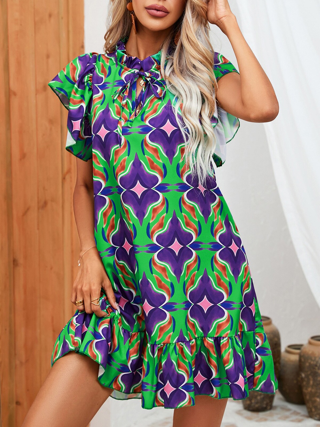 

StyleCast Green Ethnic Motifs Printed Tie-Up Neck A-Line Midi Dress