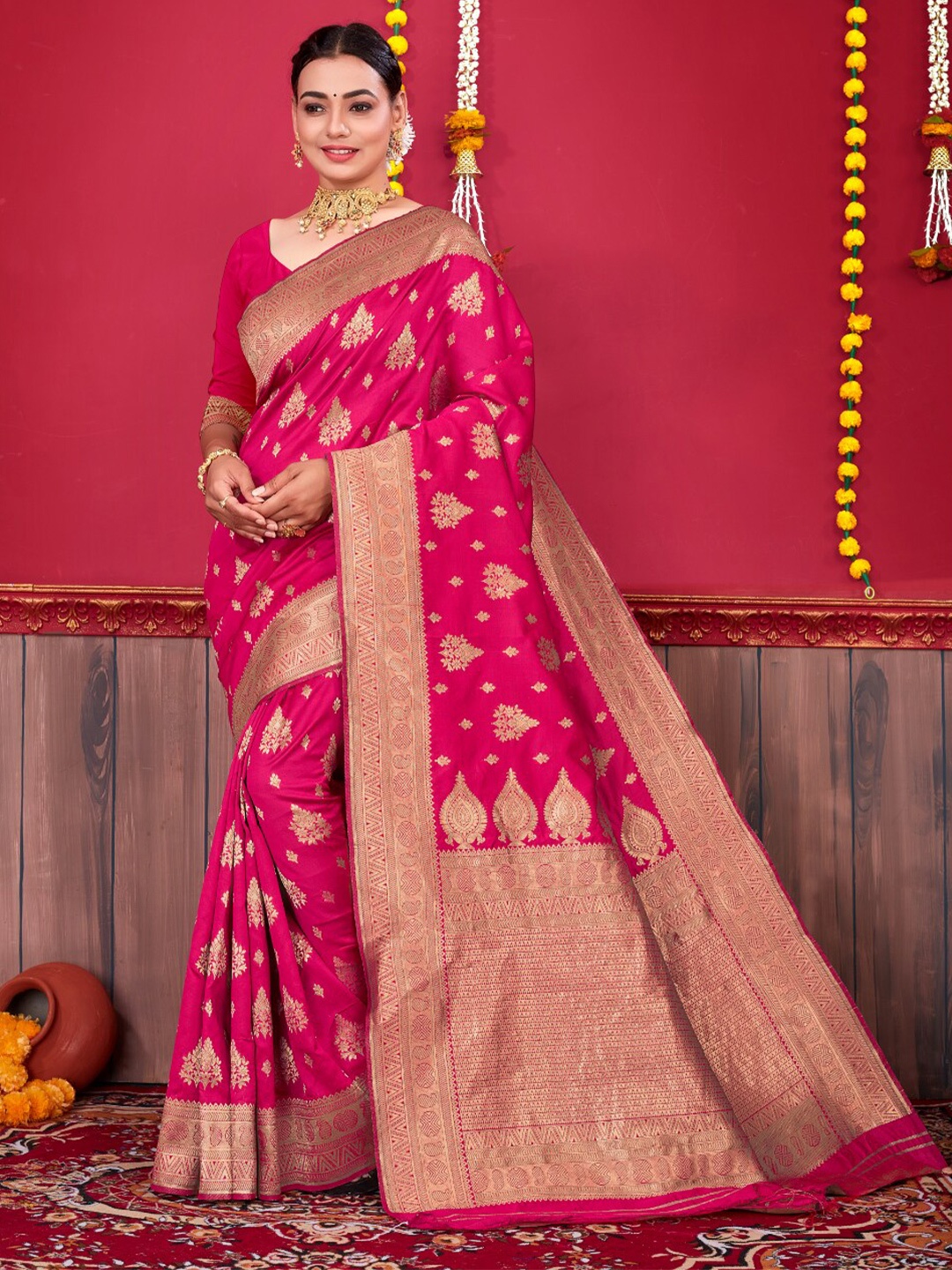 

trihut Woven Design Zari Silk Blend Banarasi Saree, Pink