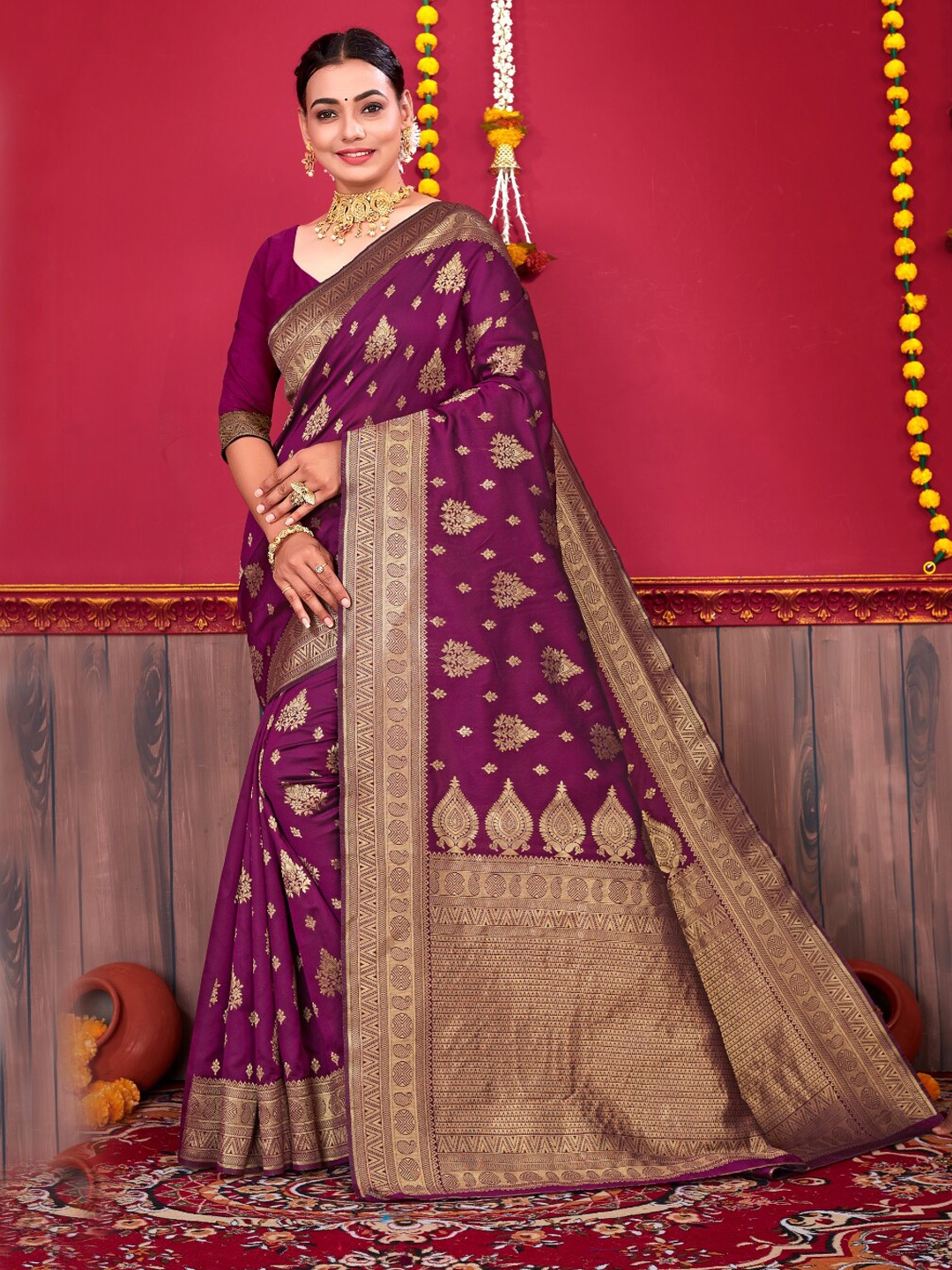 

trihut Woven Design Zari Silk Blend Banarasi Saree, Purple