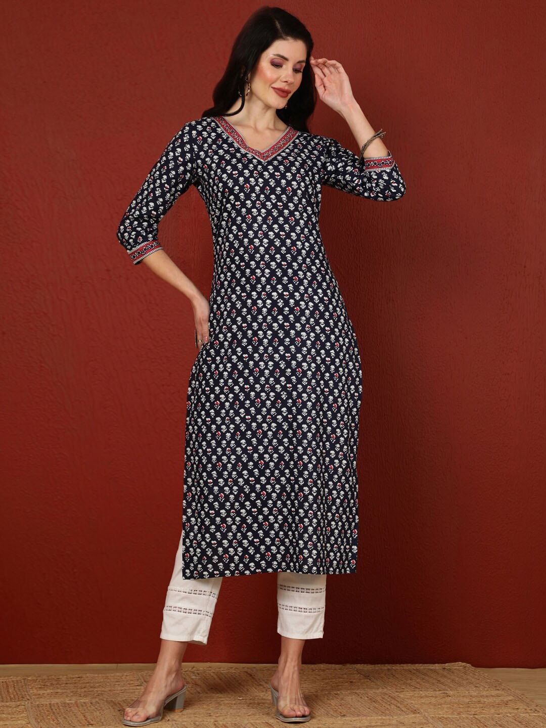 

GULMOHAR JAIPUR Floral Printed Pure Cotton Straight Kurta, Navy blue