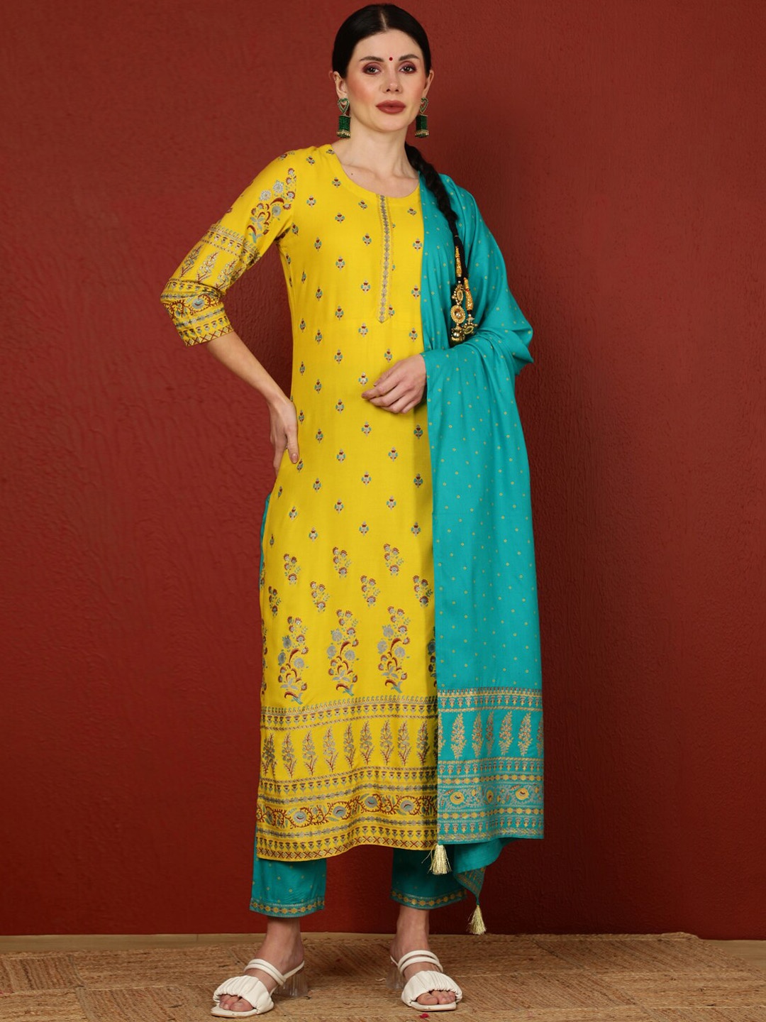 

GULMOHAR JAIPUR Women Floral Printed Regular Kurta with Trousers & With Dupatta, Mustard