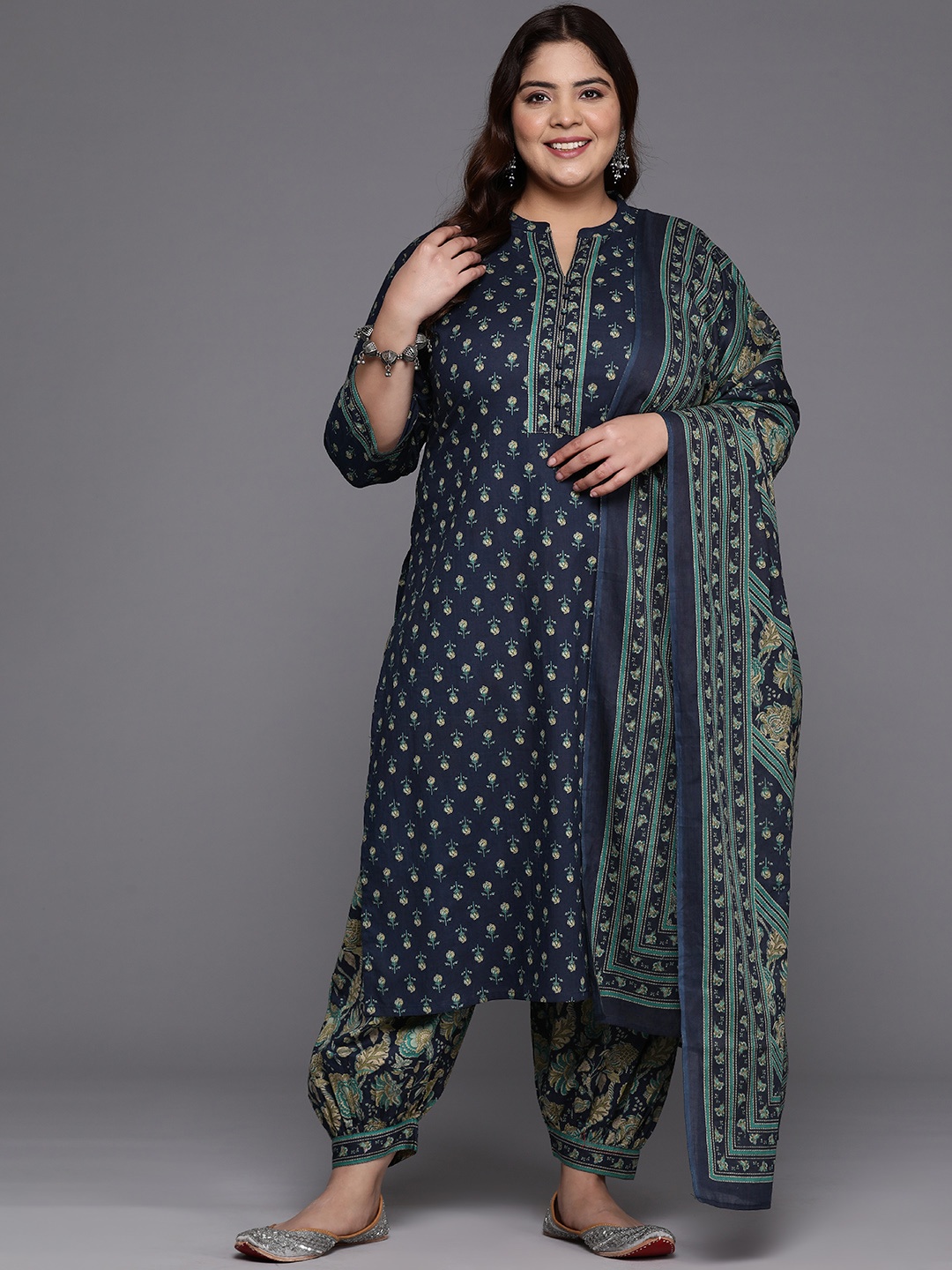 

Indo Era Women Plus Size Ethnic Motifs Printed Regular Cotton Kurta with Salwar & Dupatta, Navy blue