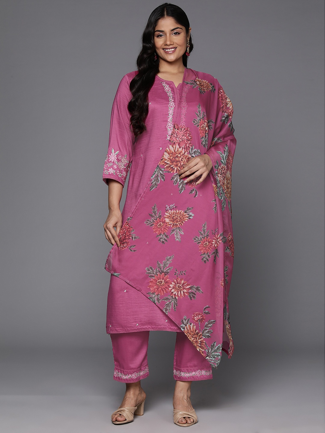 

Indo Era Women Floral Embroidered Thread Work Kurta with Trousers & With Dupatta, Pink