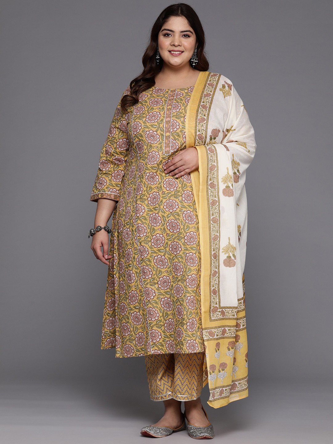 

Indo Era Women Plus Size Floral Printed Gotta Patti Cotton Kurta with Trousers & Dupatta, Yellow