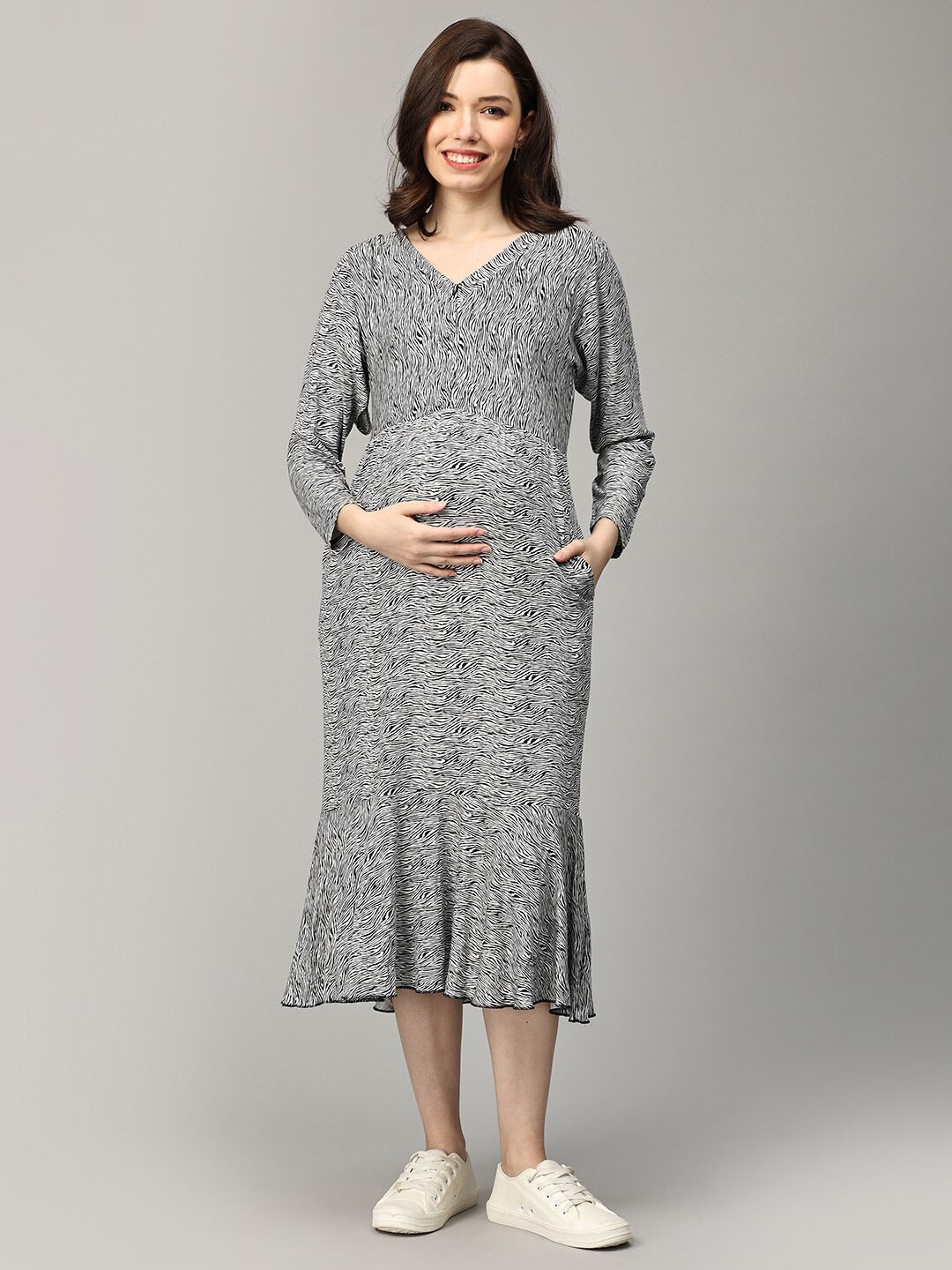 

The Mom Store Abstract Print Maternity A-Line Midi Dress, Black