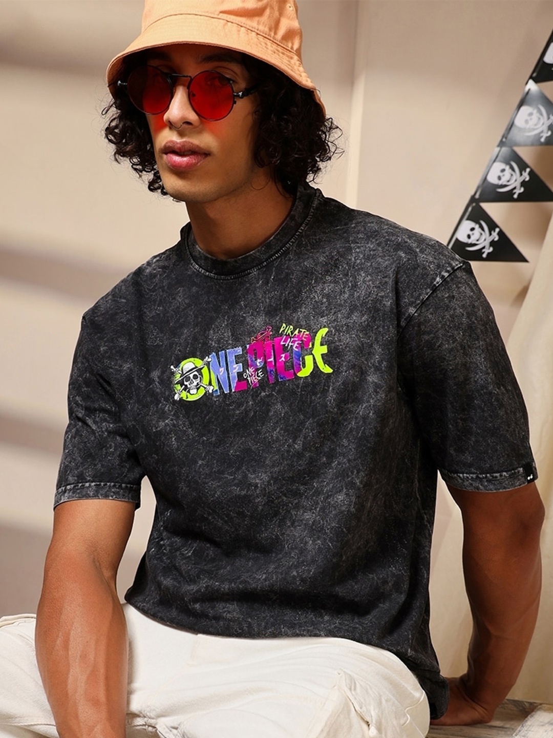

Bewakoof One Piece Graphic Oversized Acid Wash T-shirt, Black
