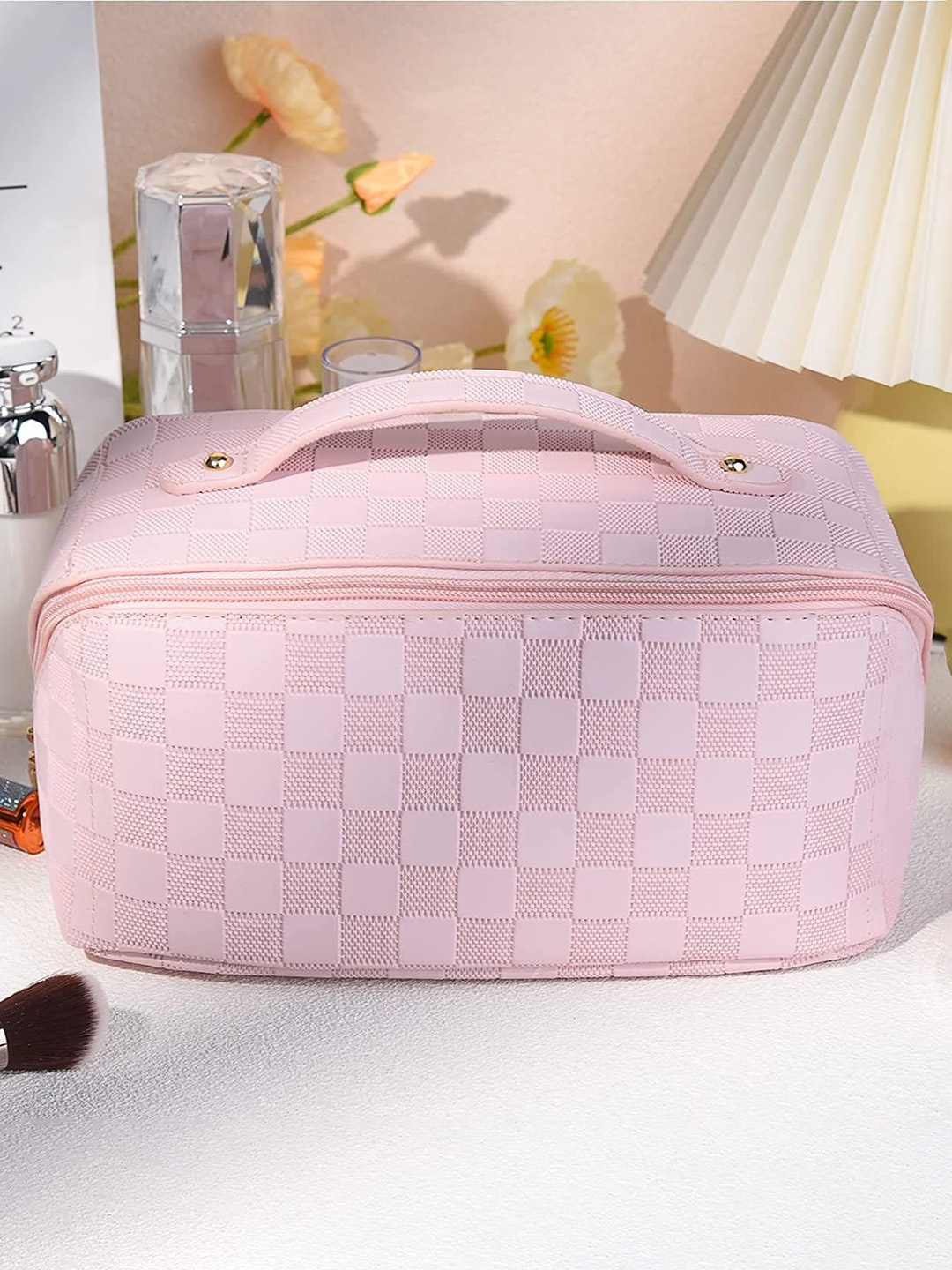 

Awestuffs Checked Pouch Travel Accessory, Pink