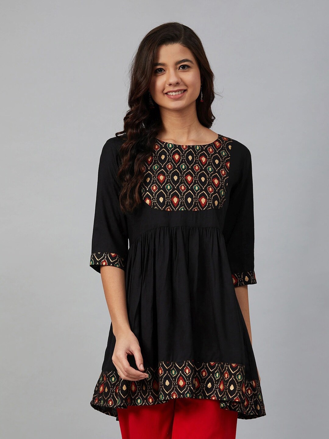 

Meeranshi Ethnic Motifs Printed Patchwork Patchwork Kurti, Black