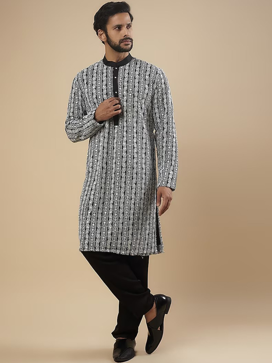 

sven suits Men Floral Embroidered Regular Thread Work Dupion Silk Kurta with Pyjamas, Black