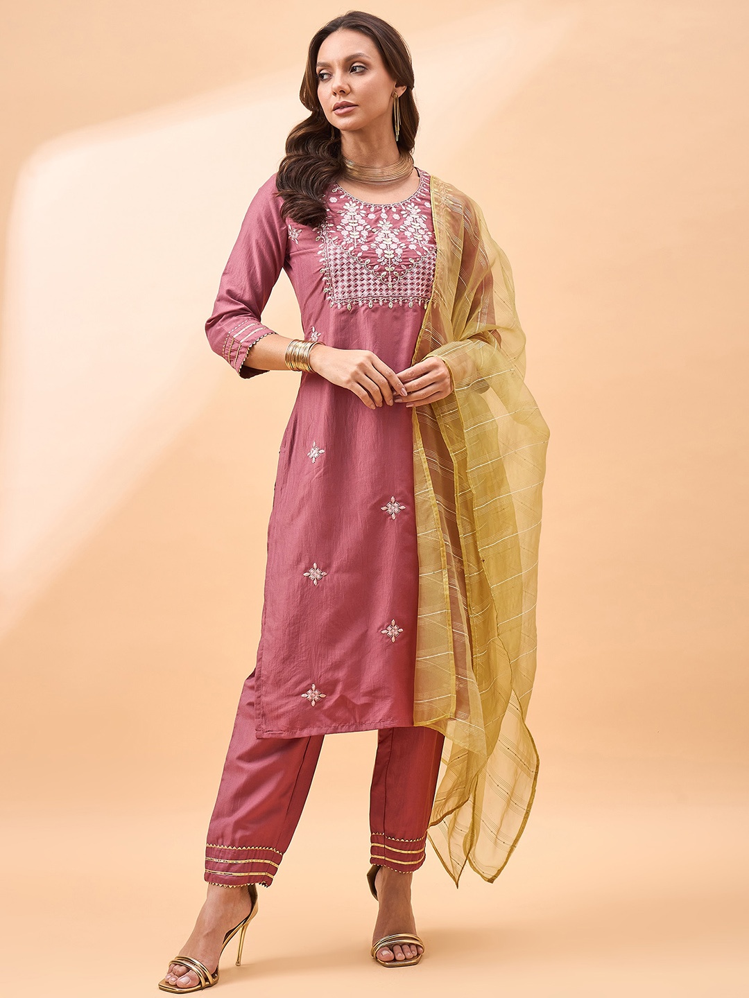 

all about you Women Ethnic Motifs Yoke Design Regular Thread Work Kurti with Trousers & With Dupatta, Pink