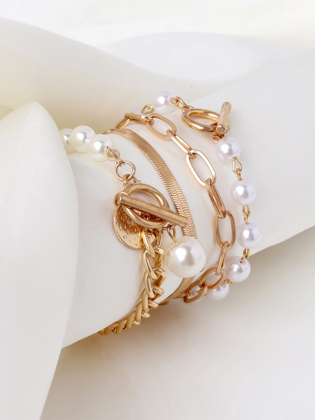 

JOKER & WITCH Women 4 Pearls Gold-Plated Link Bracelet