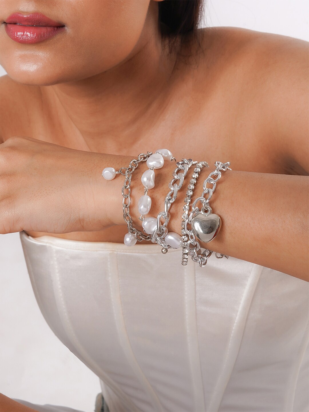 

JOKER & WITCH Women 5 Pearls Silver-Plated Wraparound Bracelet