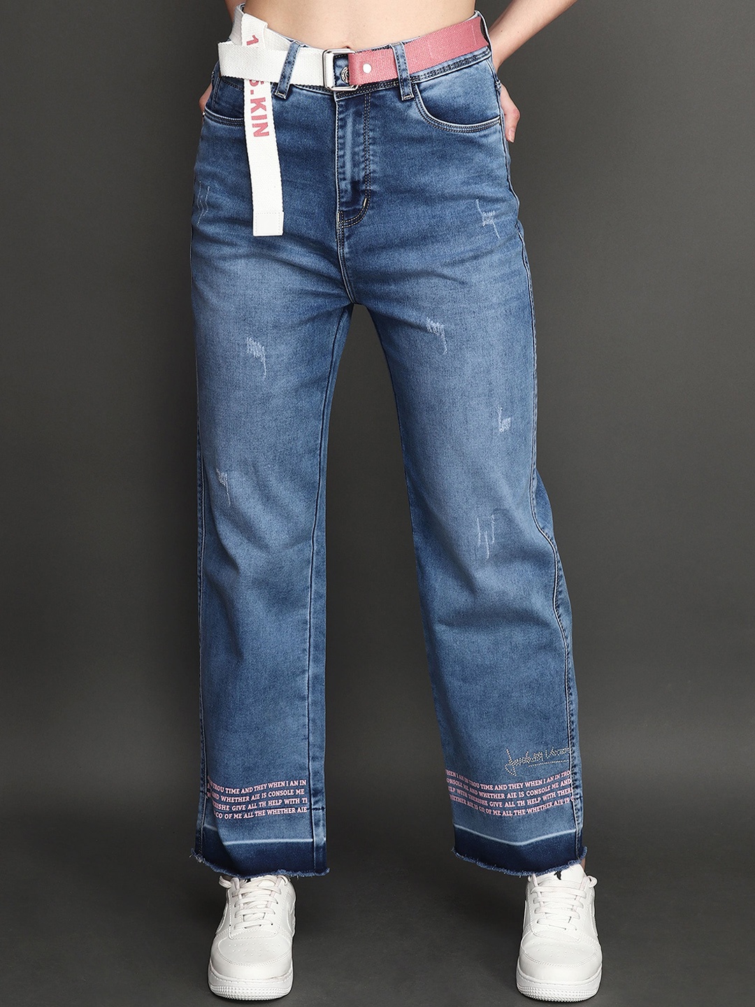 

Albion Women Straight Fit Mildly Distressed Light Fade Stretchable Jeans, Blue