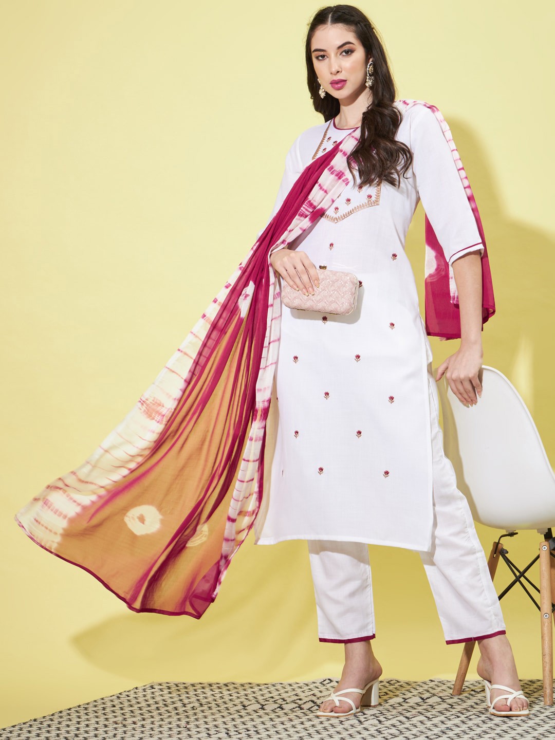 

VredeVogel Women Floral Embroidered Regular Thread Work Kurta with Trousers & With Dupatta, White