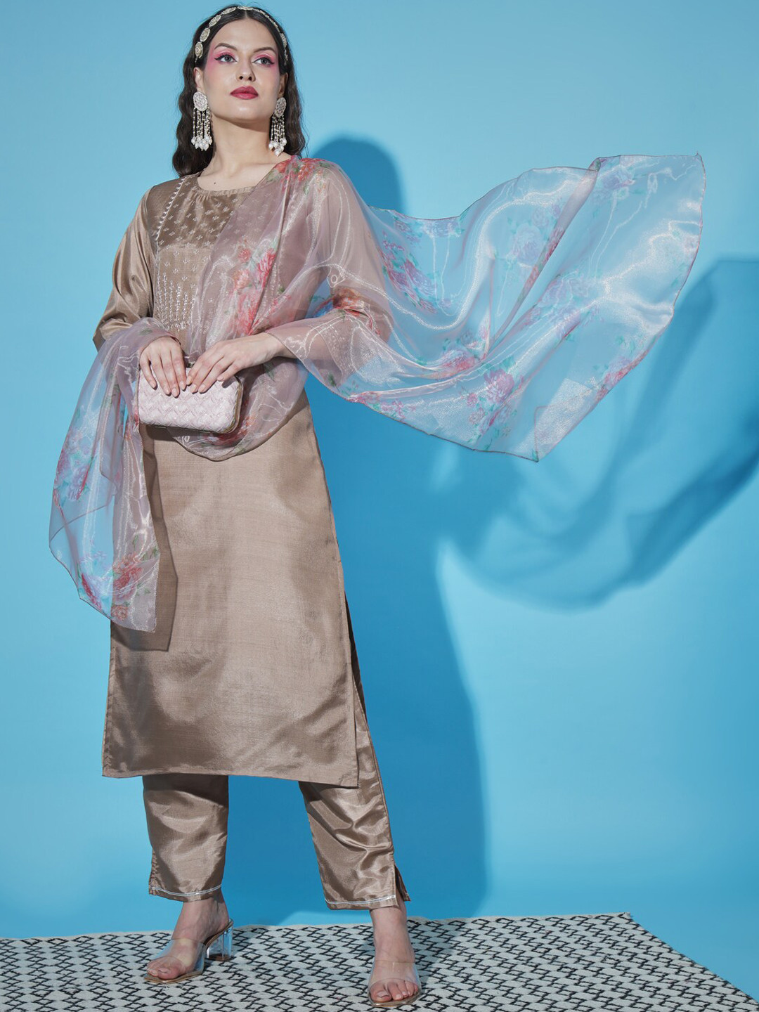 

VredeVogel Women Floral Yoke Design Regular Thread Work Kurta with Trousers & With Dupatta, Beige