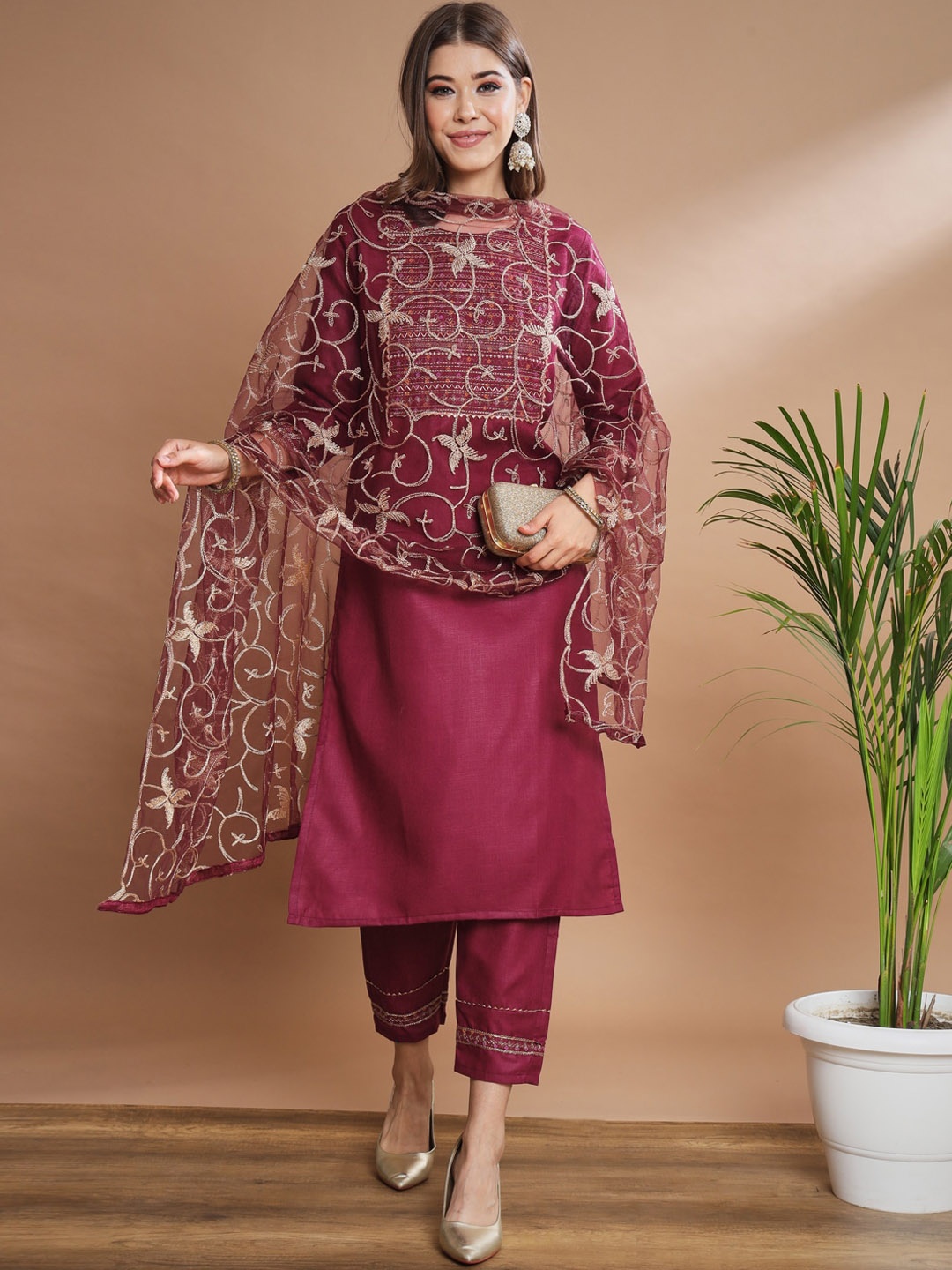 

VredeVogel Women Floral Yoke Design Regular Thread Work Kurta with Trousers & With Dupatta, Purple