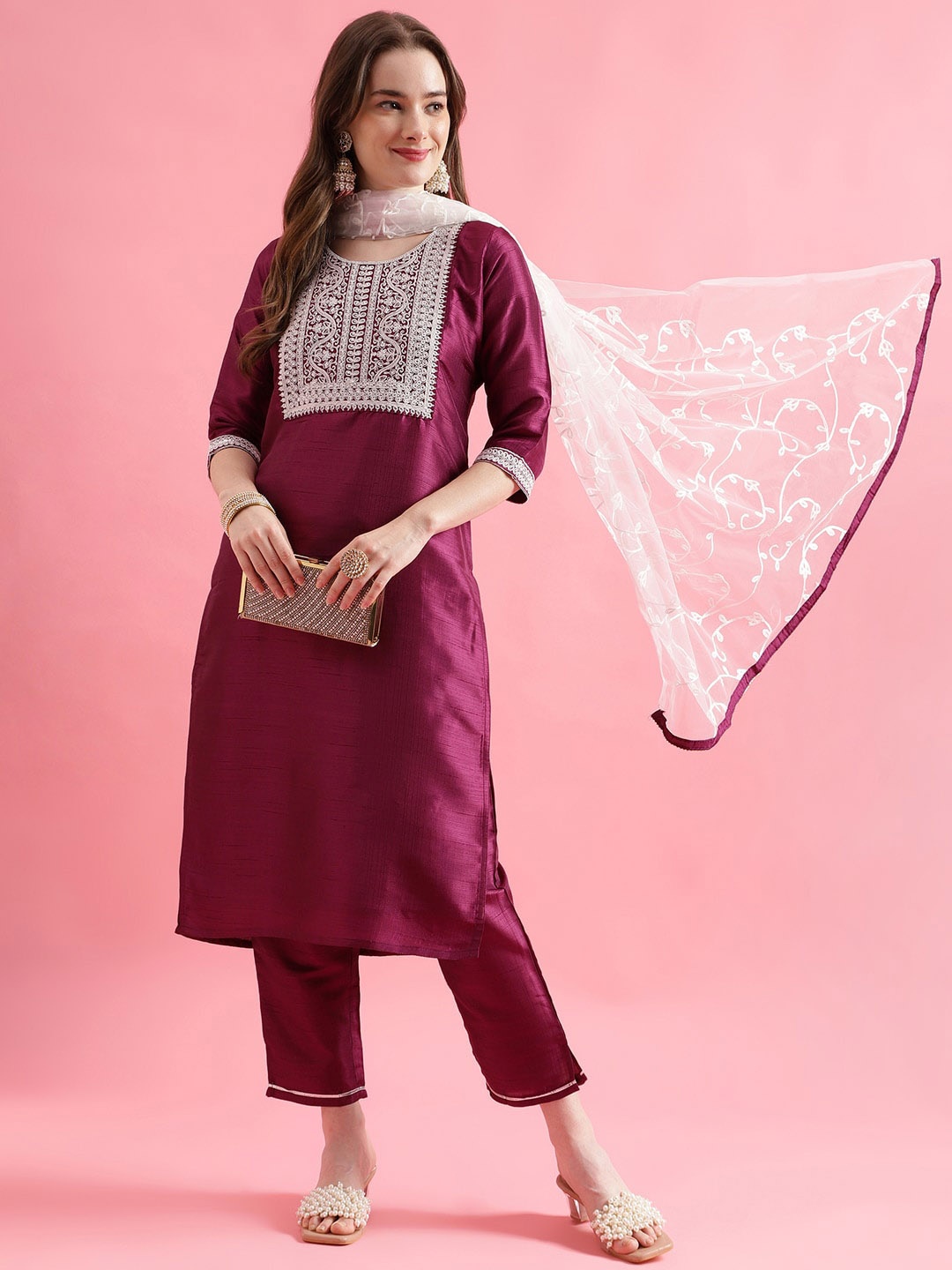 

VredeVogel Women Ethnic Motifs Yoke Design Regular Thread Work Kurta with Trousers & With Dupatta, Purple