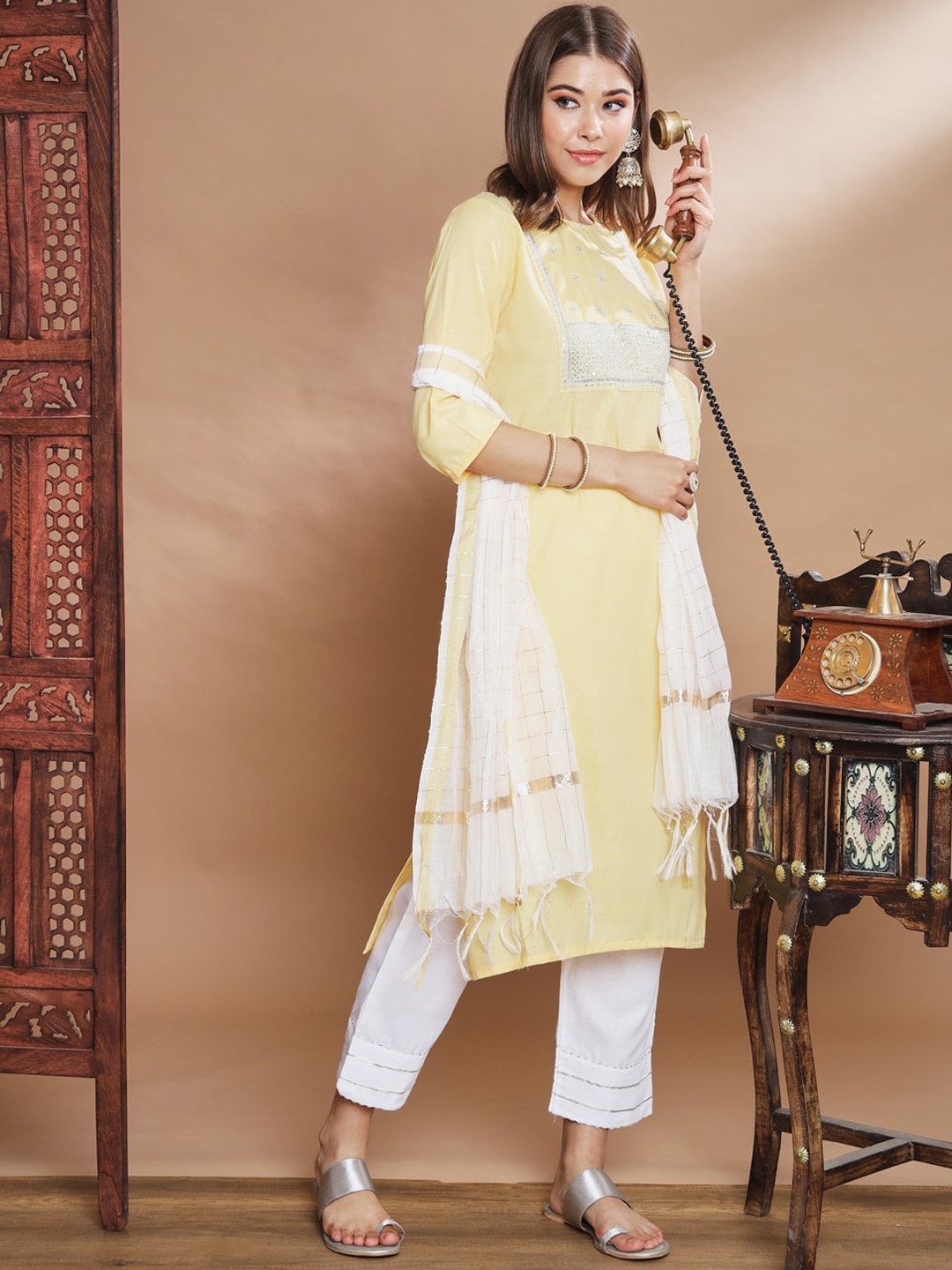 

VredeVogel Women Floral Embroidered Regular Sequinned Kurta with Trousers & With Dupatta, Yellow