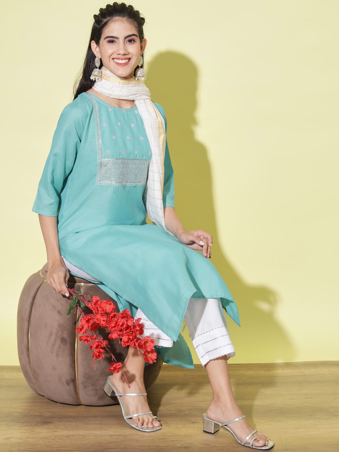 

VredeVogel Women Floral Embroidered Regular Sequinned Kurta with Trousers & With Dupatta, Blue