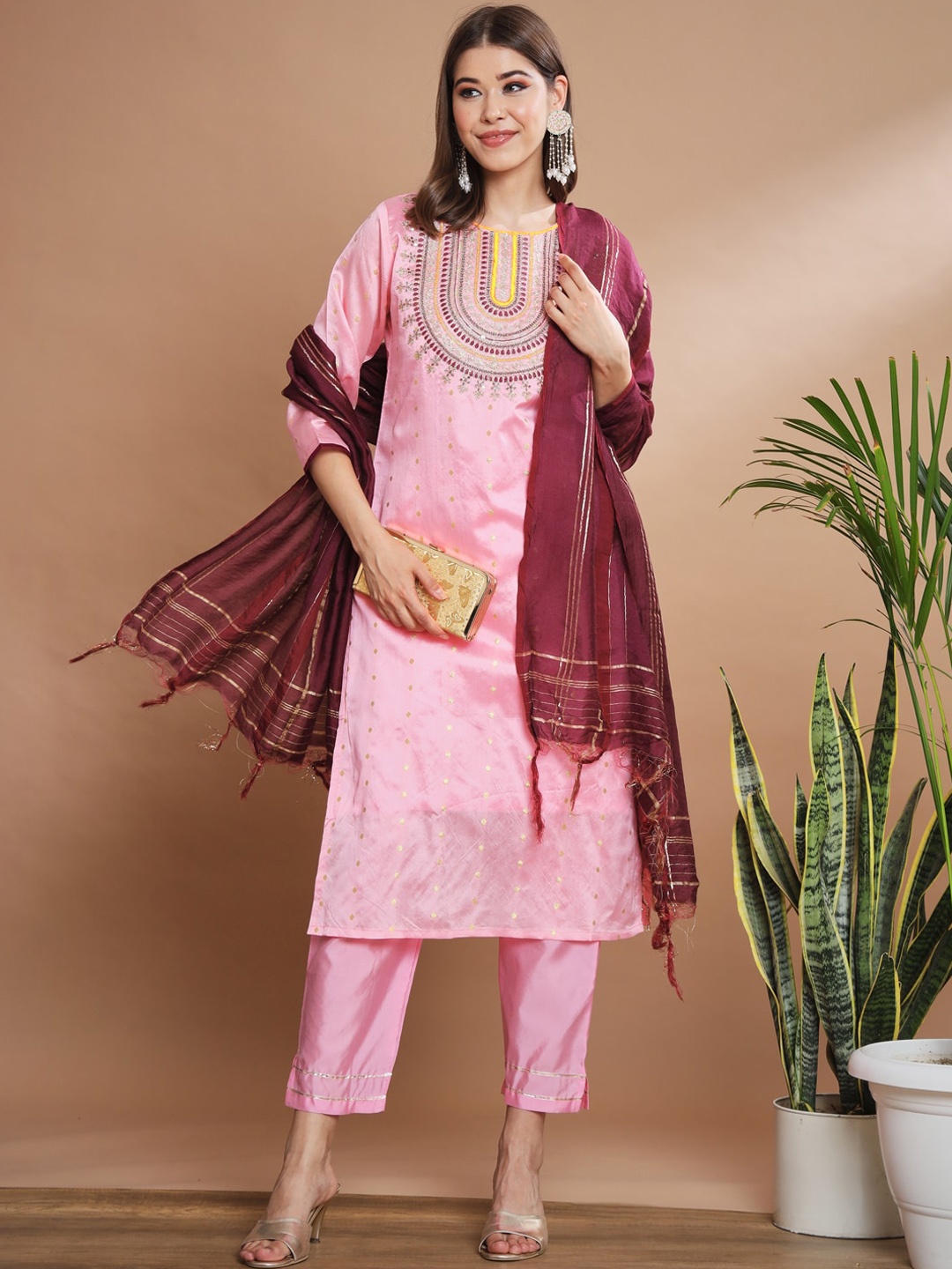 

VredeVogel Women Ethnic Motifs Embroidered Regular Thread Work Kurta with Trousers & With Dupatta, Pink