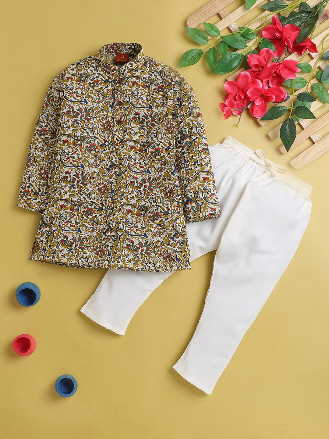 

Jeetethnics Boys Ethnic Motifs Printed Regular Kurta with Pyjamas, White