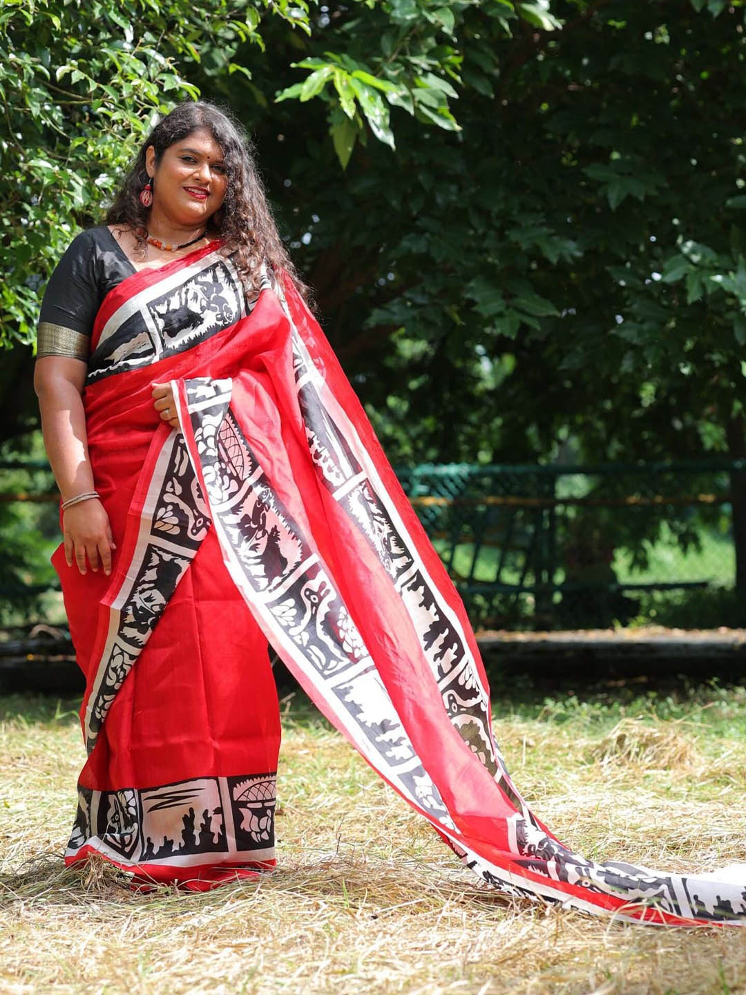 

ShrEes The Fashion Attire Pure Silk Murshidabad silk Saree, Red