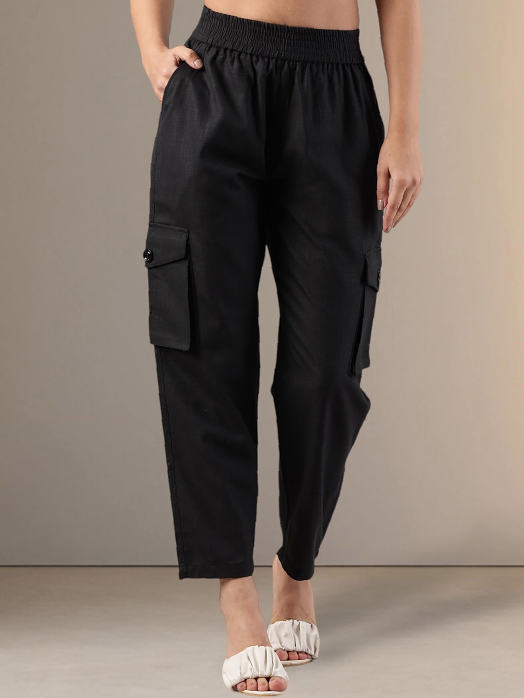 

FITHUB Women Straight Fit High-Rise Cargos Trousers, Black