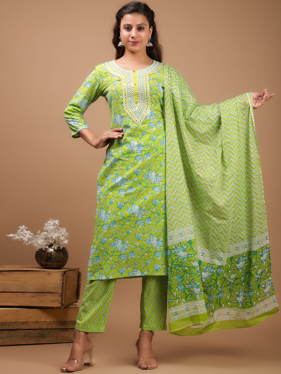 

AAYUMI Women Floral Printed Regular Mirror Work Pure Cotton Kurta with Pyjamas & With Dupatta, Green
