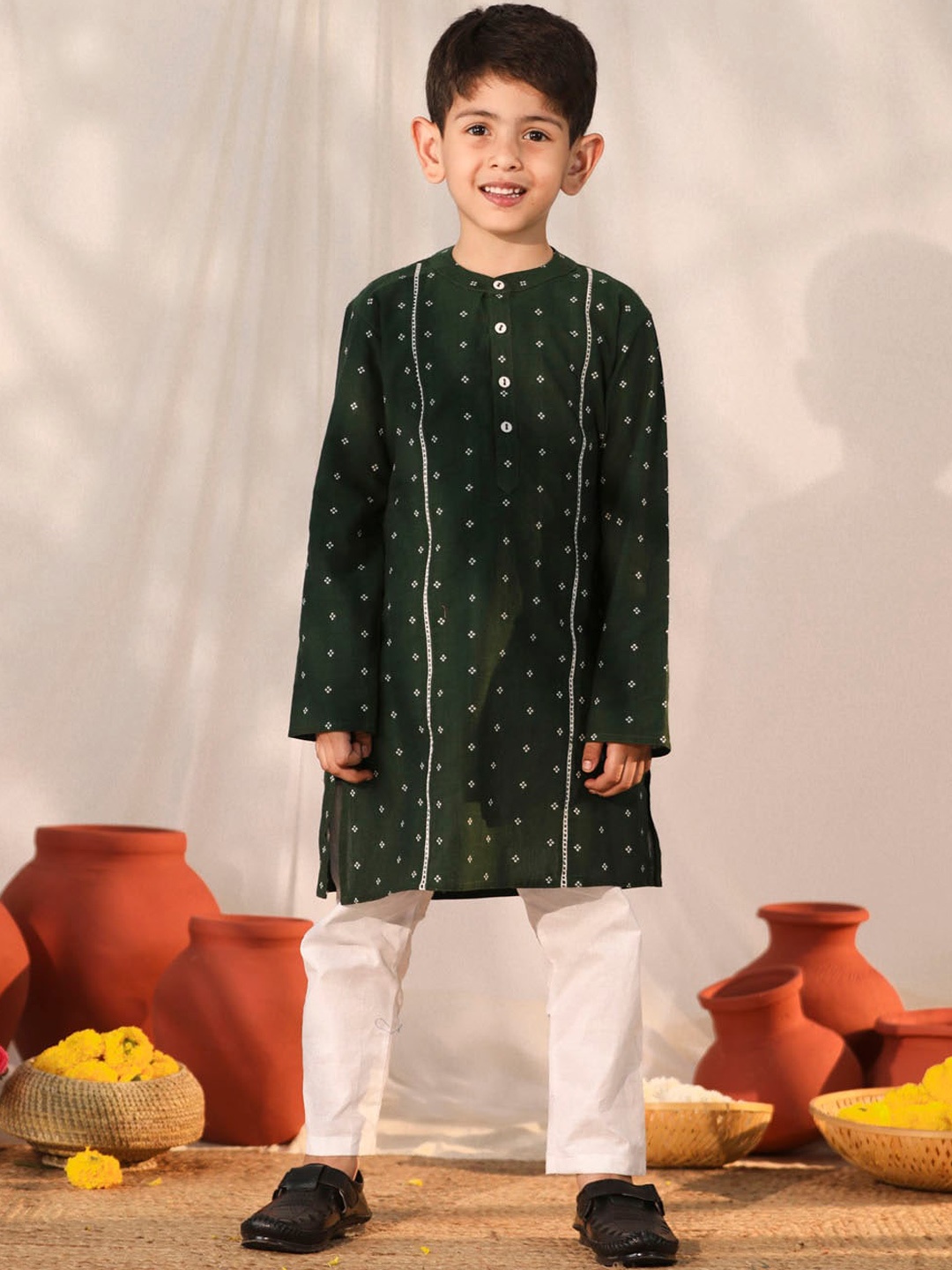 

VASTRAMAY Boys Floral Regular Kurta with Pyjamas, Green