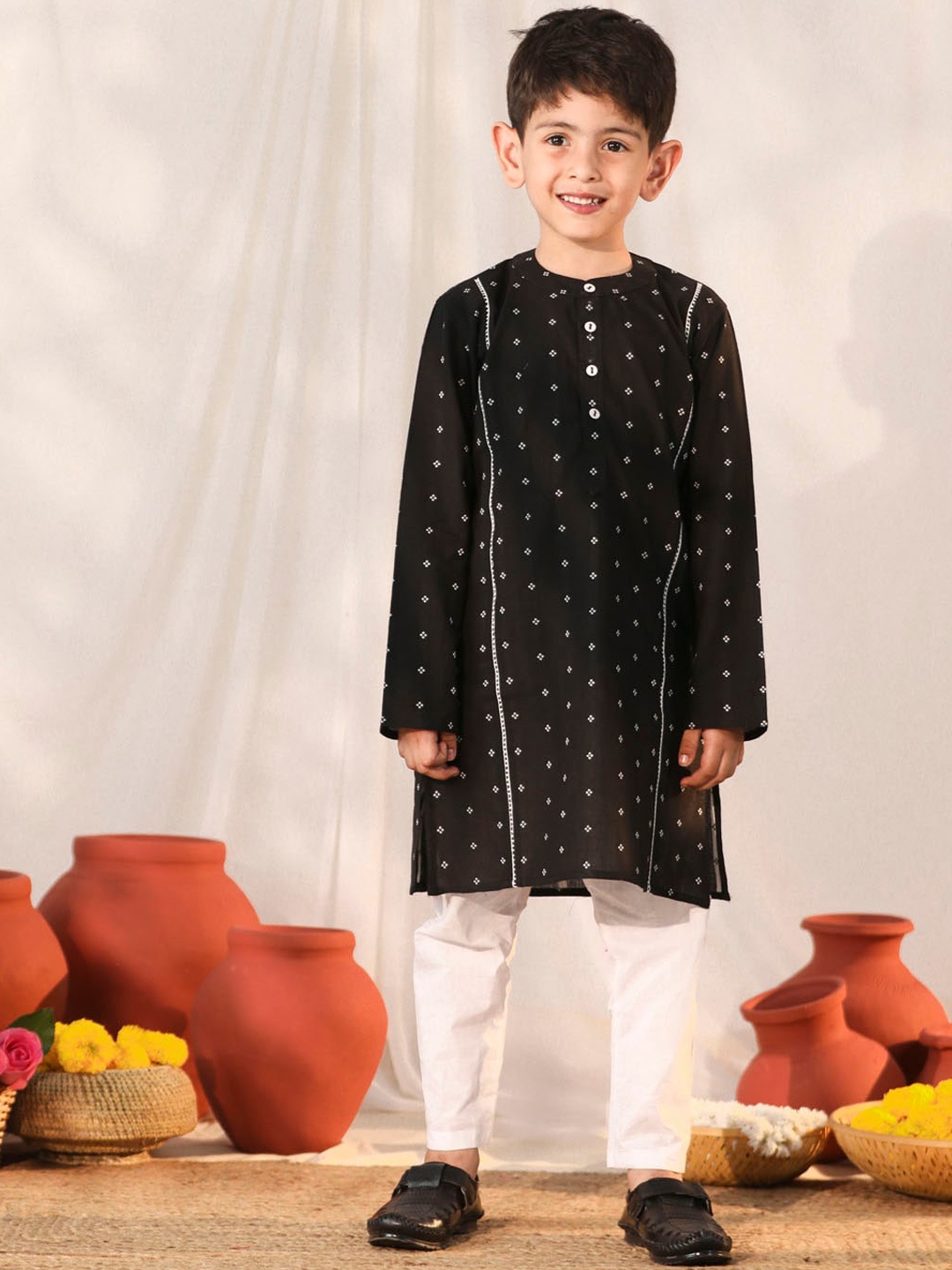 

VASTRAMAY Boys Regular Kurta with Pyjamas, Black