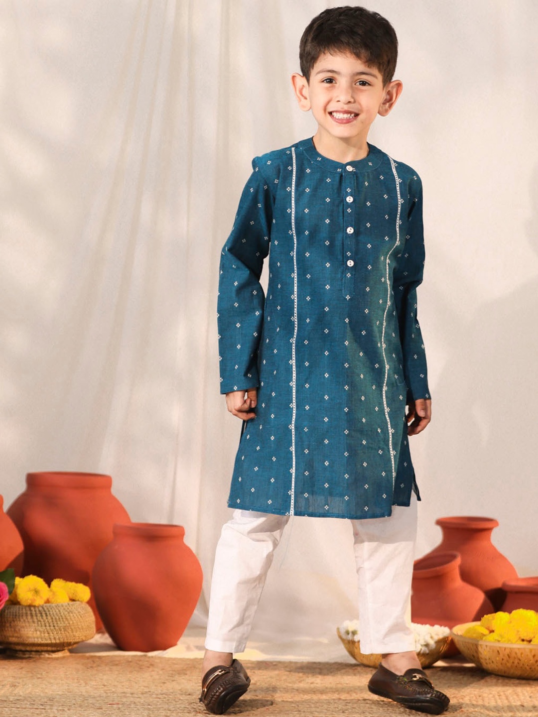 

VASTRAMAY Boys Floral Regular Kurta with Pyjamas, Turquoise blue