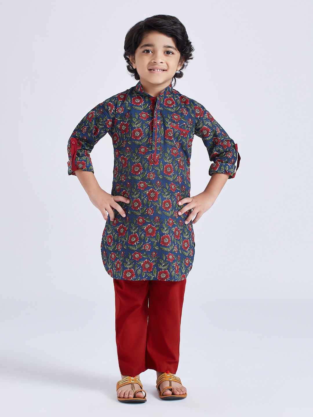 

VASTRAMAY Boys Floral Printed Regular Kurta with Pyjamas, Navy blue