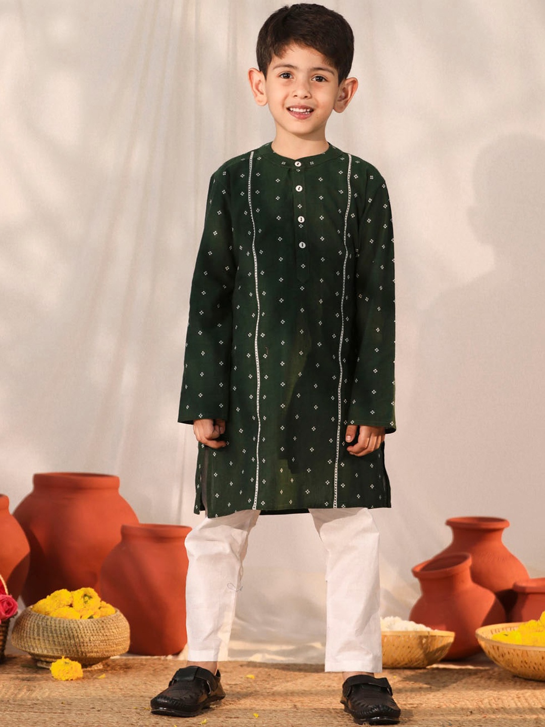 

VASTRAMAY Boys Regular Kurta with Pyjamas, Green