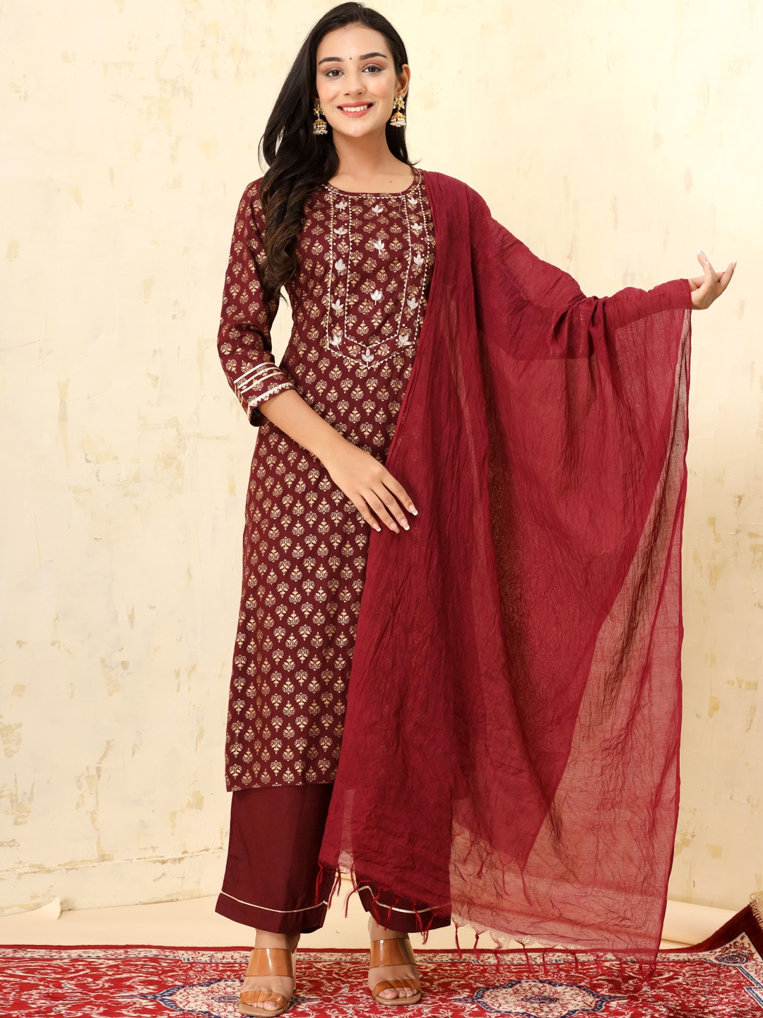 

AAYUMI Women Floral Printed Regular Gotta Patti Pure Cotton Kurta with Palazzos & With Dupatta, Maroon