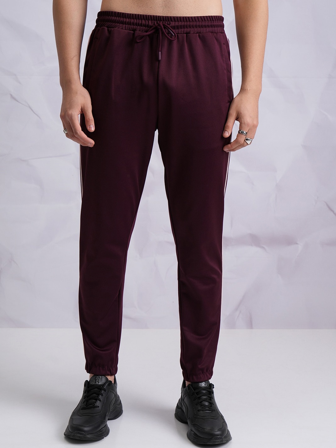 

HIGHLANDER Men Joggers Trousers, Burgundy