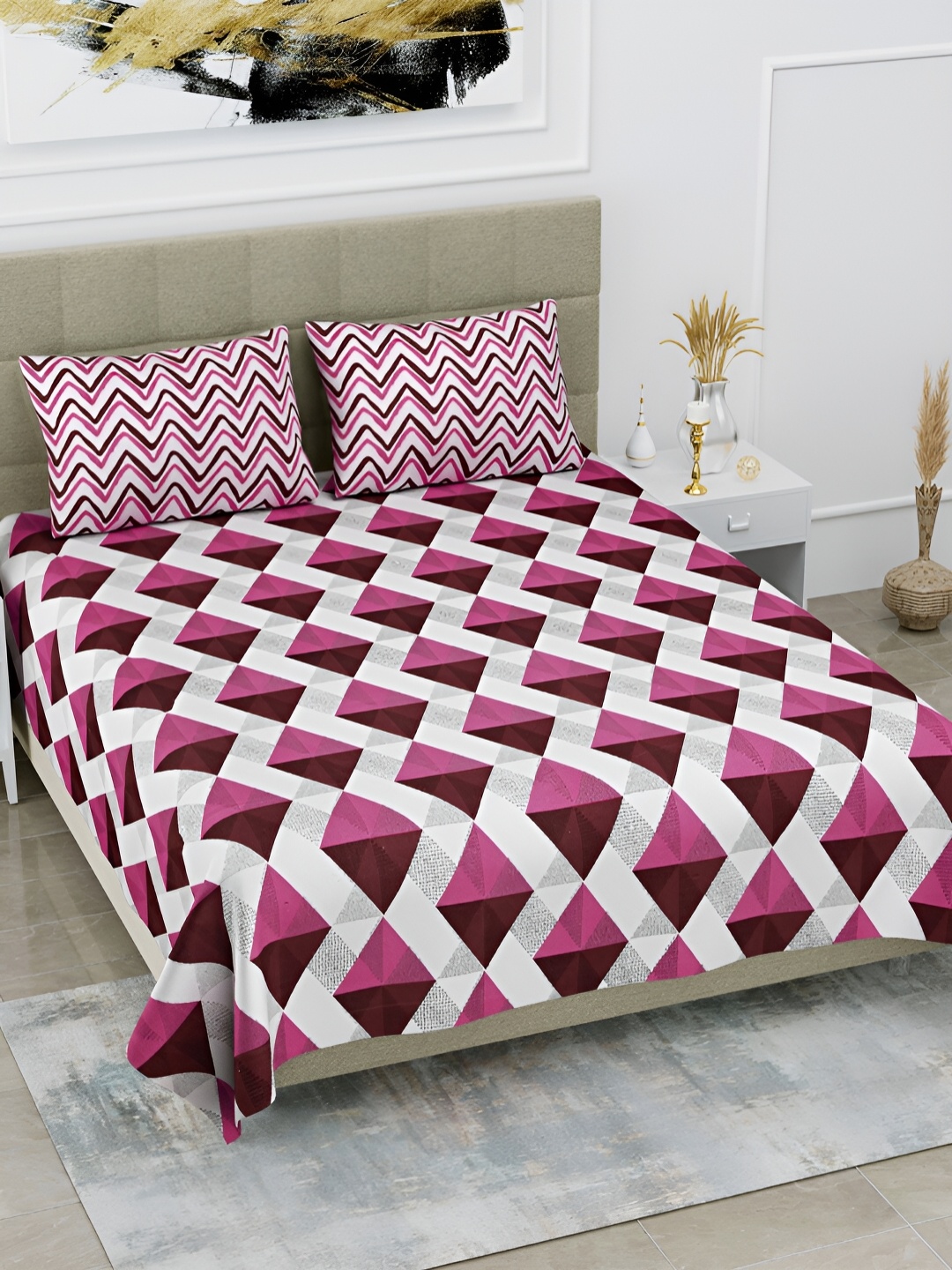 

POORAK Pink & White Geometric 104 TC Queen Bedsheet with 2 Pillow Covers