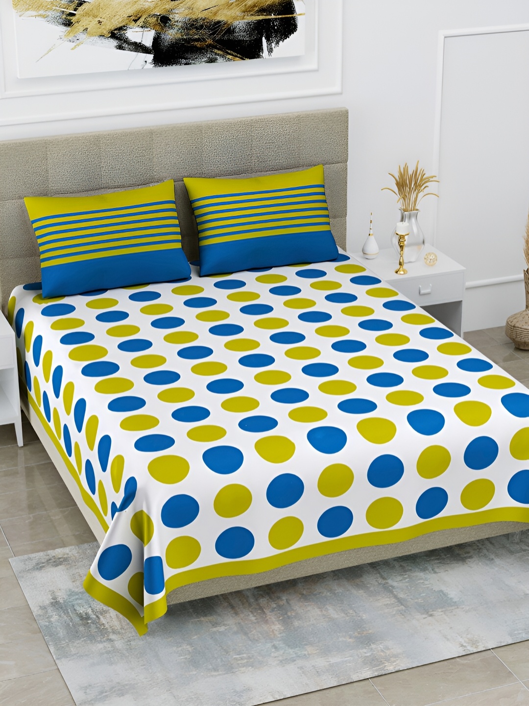 

POORAK Yellow & White Geometric 104 TC Queen Bedsheet with 2 Pillow Covers