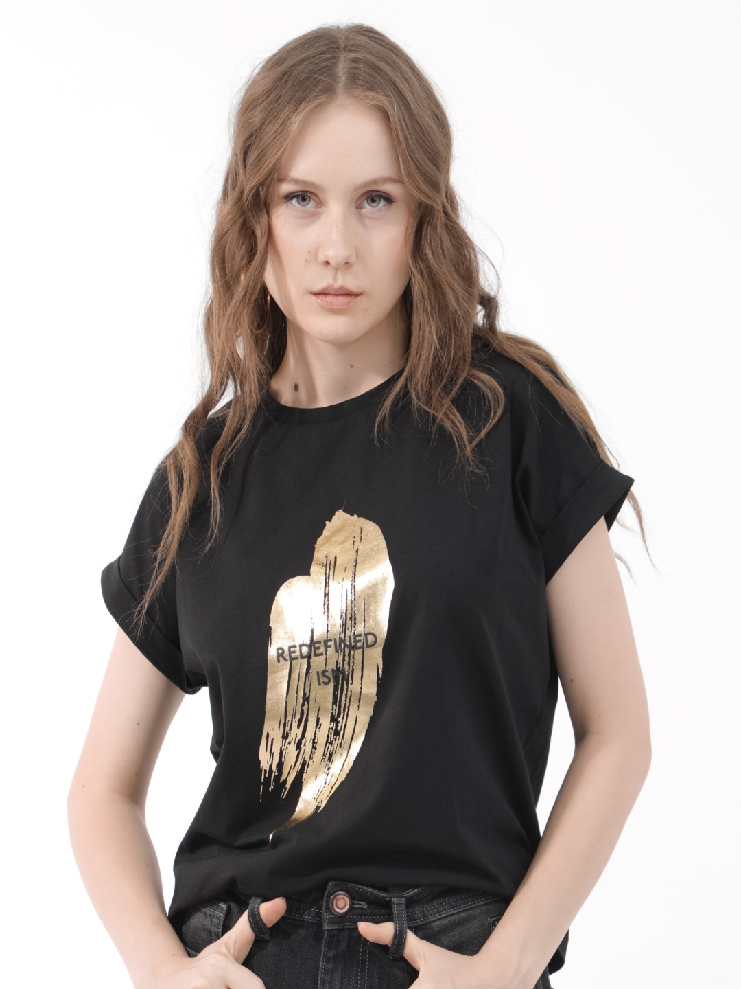 

RAREISM Women Printed V-Neck Extended Sleeves Pockets T-shirt, Black