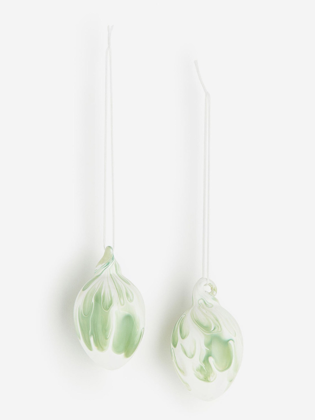 

H&M Green 2-Pack Patterned Decorations