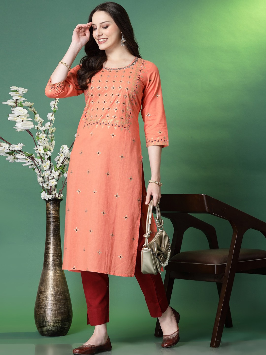 

Sangria Floral Printed Round Neck Cotton Straight Kurta, Peach
