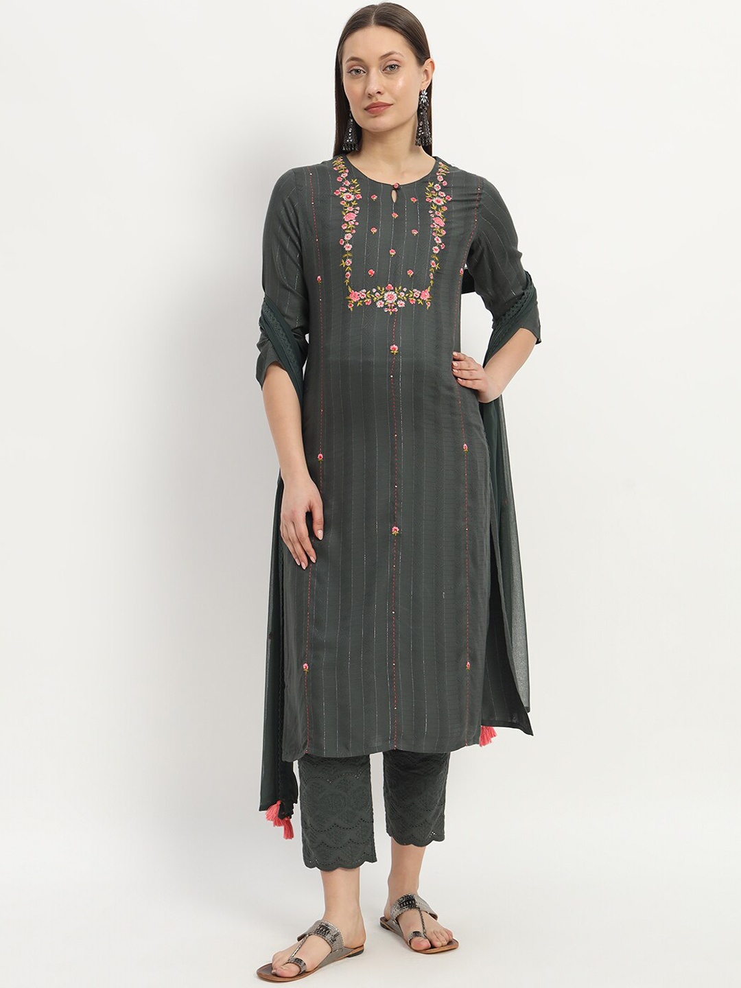 

mumzhug Women Floral Embroidered Regular Thread Work Kurta with Trousers & With Dupatta, Grey