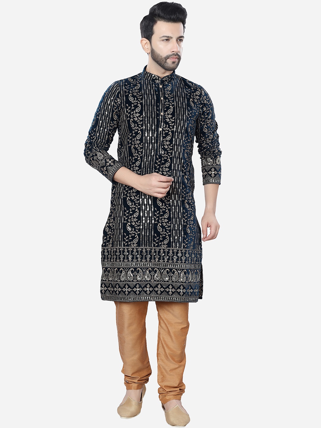 

Avaeta Paisley Embroidered Regular Chikankari Velvet Kurta with Pyjamas, Blue