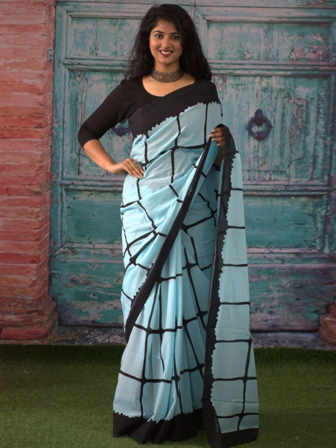 

GK FASHION Checked Pure Cotton Saree, Blue