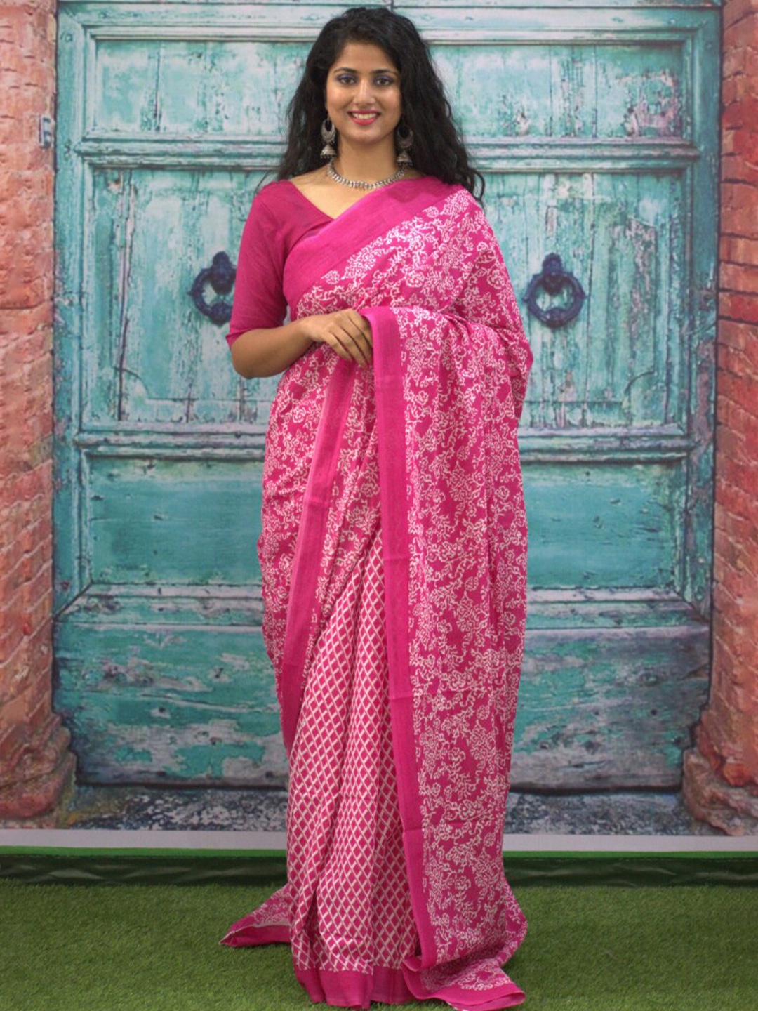 

GK FASHION Ethnic Motifs Printed Pure Cotton Saree, Pink