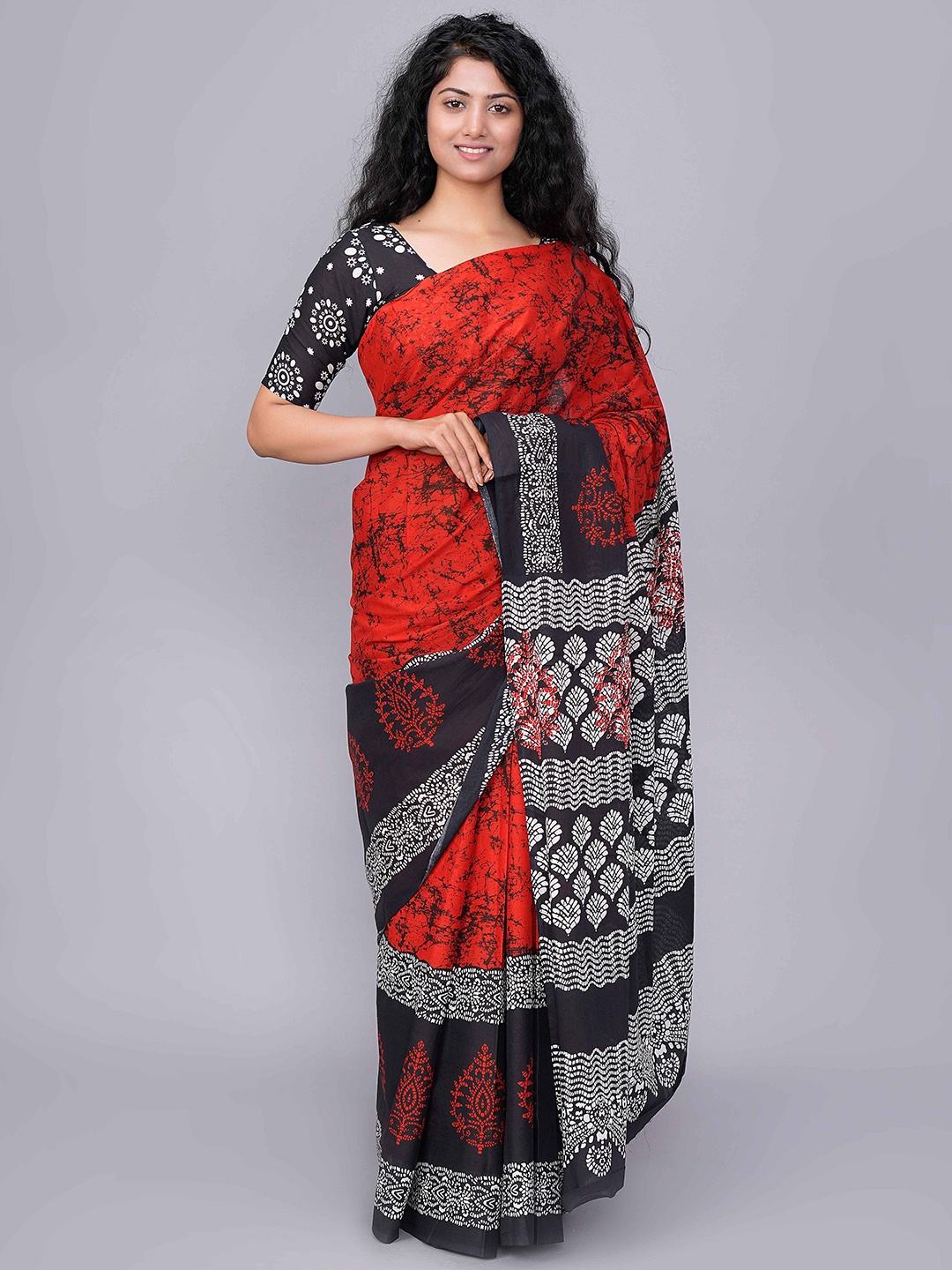 

GK FASHION Abstract Printed Pure Cotton Saree, Red