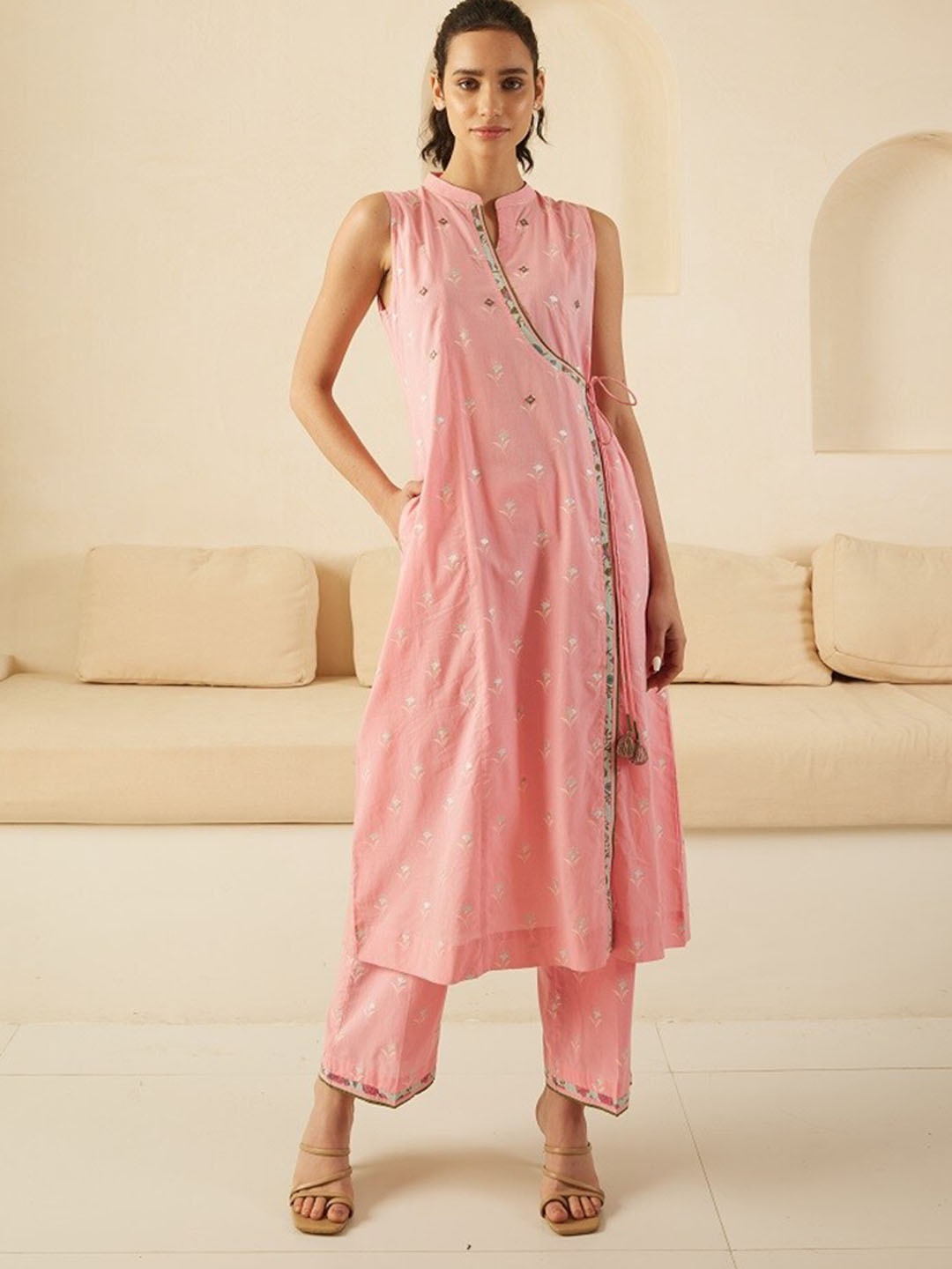 

STADO Mandarin Collar Sleeveless Floral Embroidered A Line Kurta with Trouser, Pink