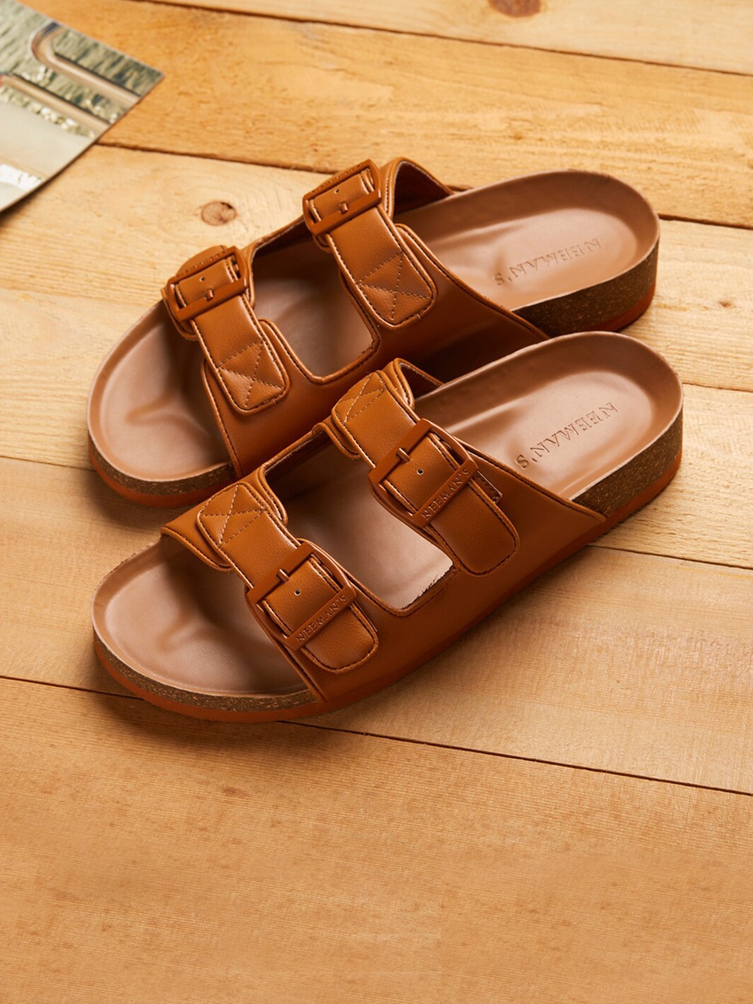 

NEEMANS Unisex Buckle Detail Comfort Sandals, Tan