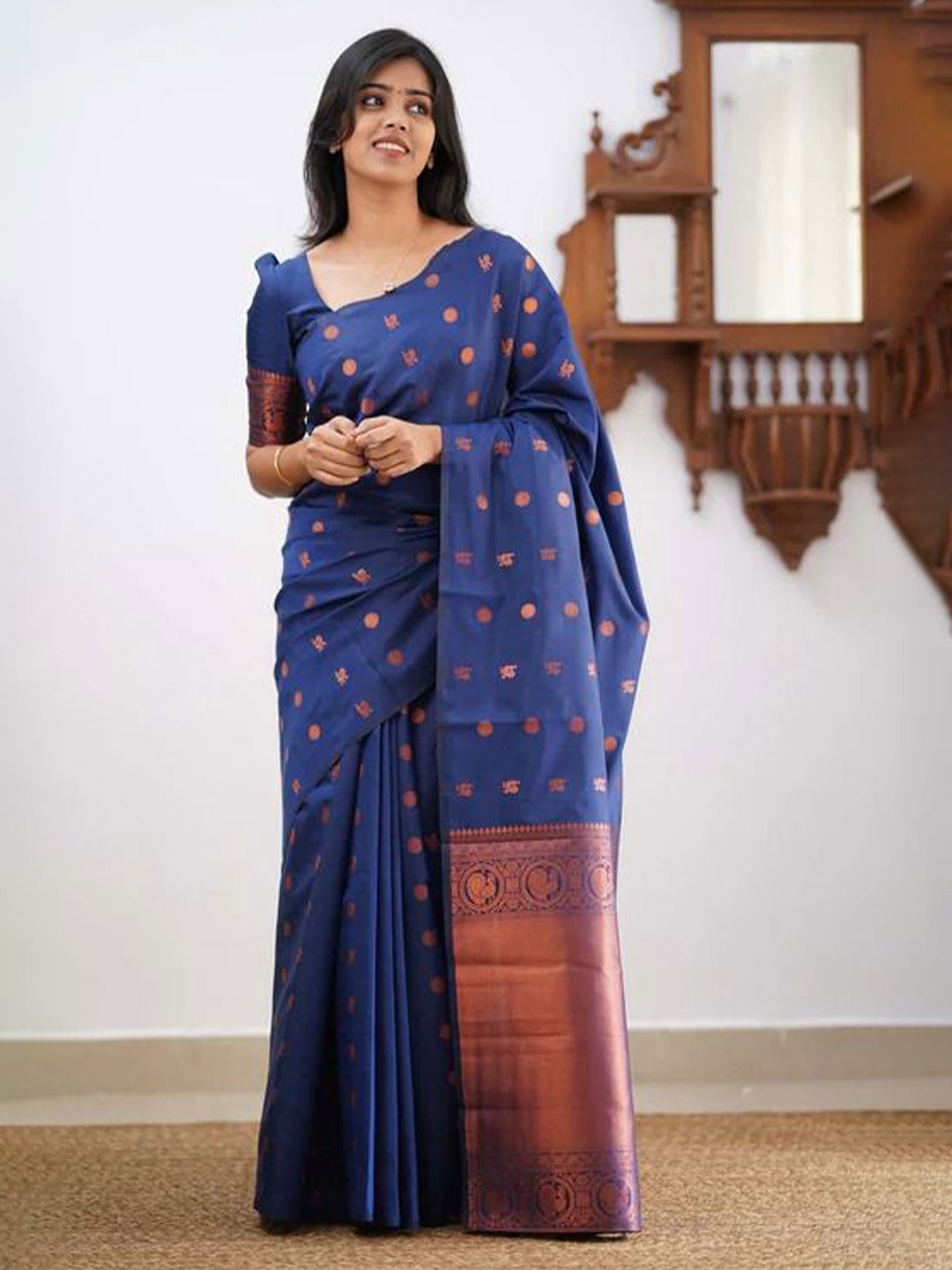 

AWRIYA Floral Woven Design Zari Banarasi Saree, Blue